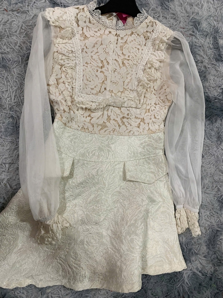 VÁY KEM TAY VOAN UYEN