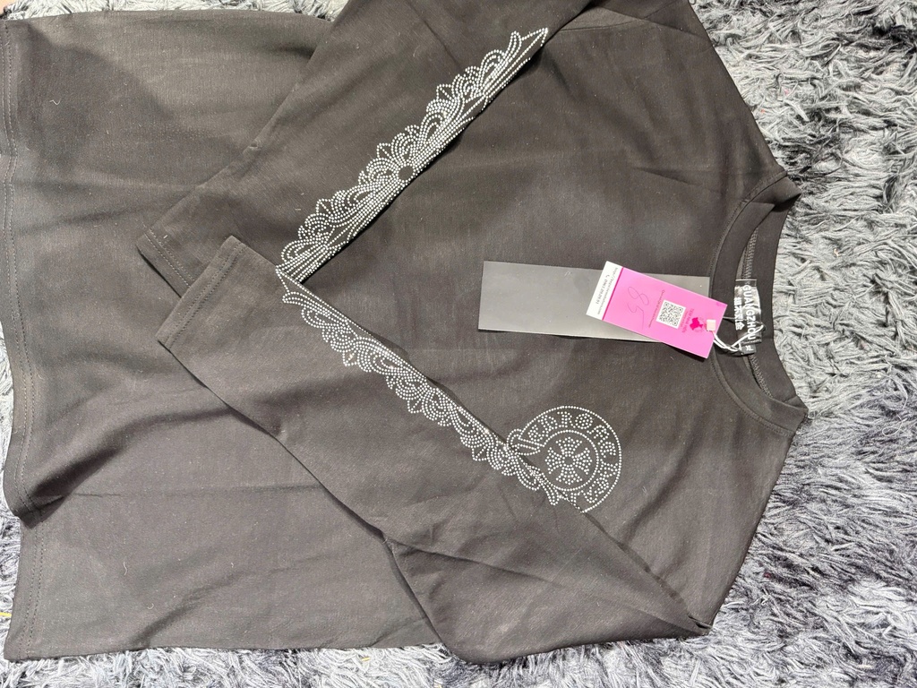 ÁO PHÔNG ĐEN ĐÍNH ĐÁ THUY