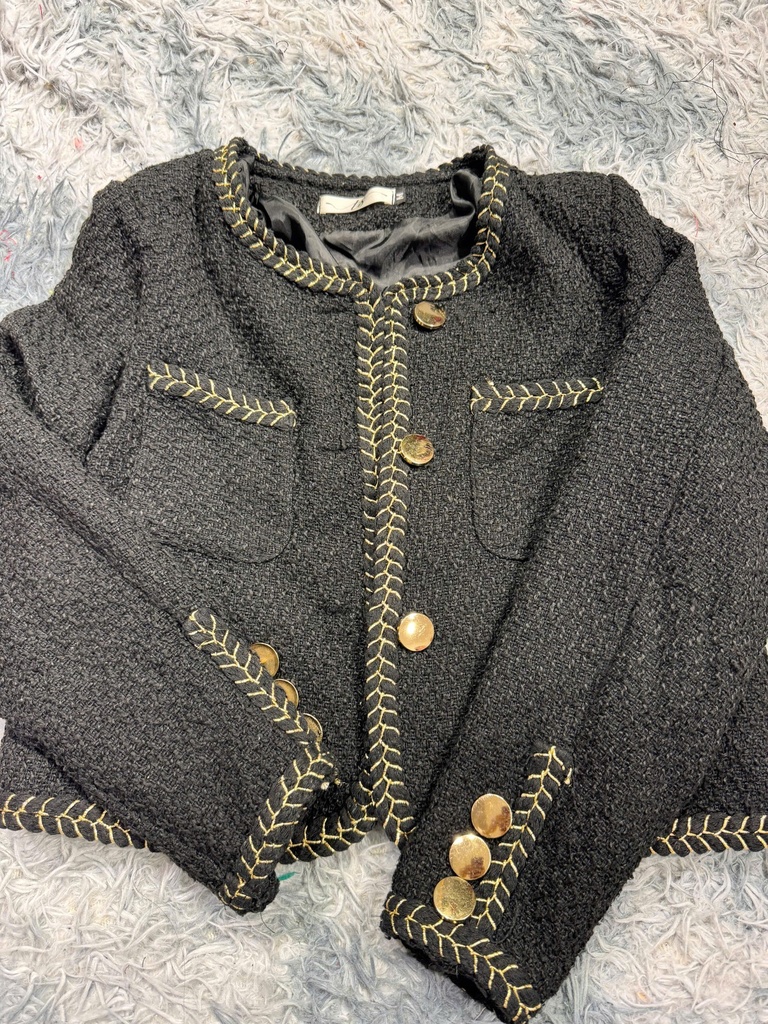 ÁO DẠ ĐEN KẺ VÀNG NGOC