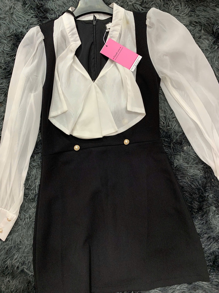 VÁY ĐEN REN TRẮNG THAO