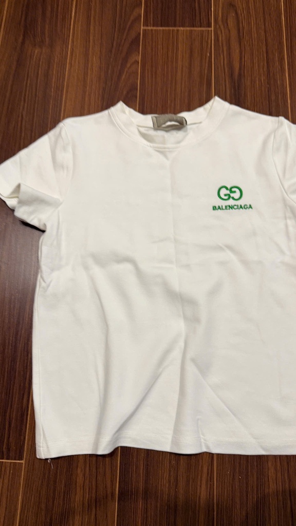 ÁO CỘC TAY TRẮNG BALENCIAGA TRANG