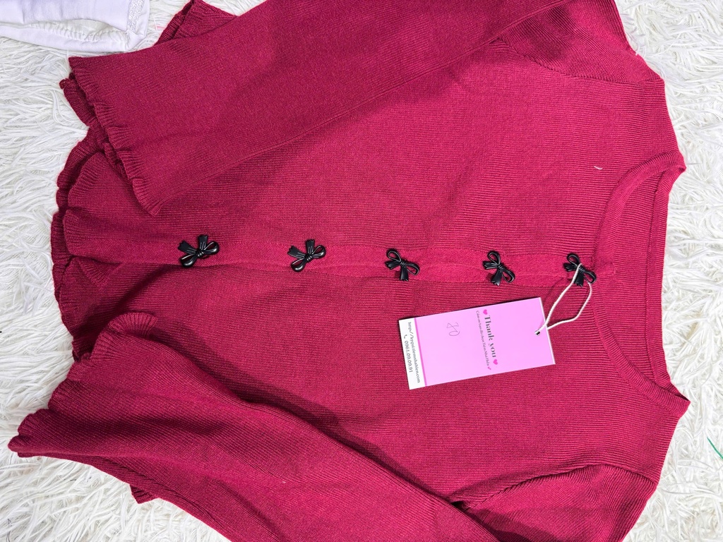 ÁO LEN ĐỎ CÚC NƠ ĐEN 