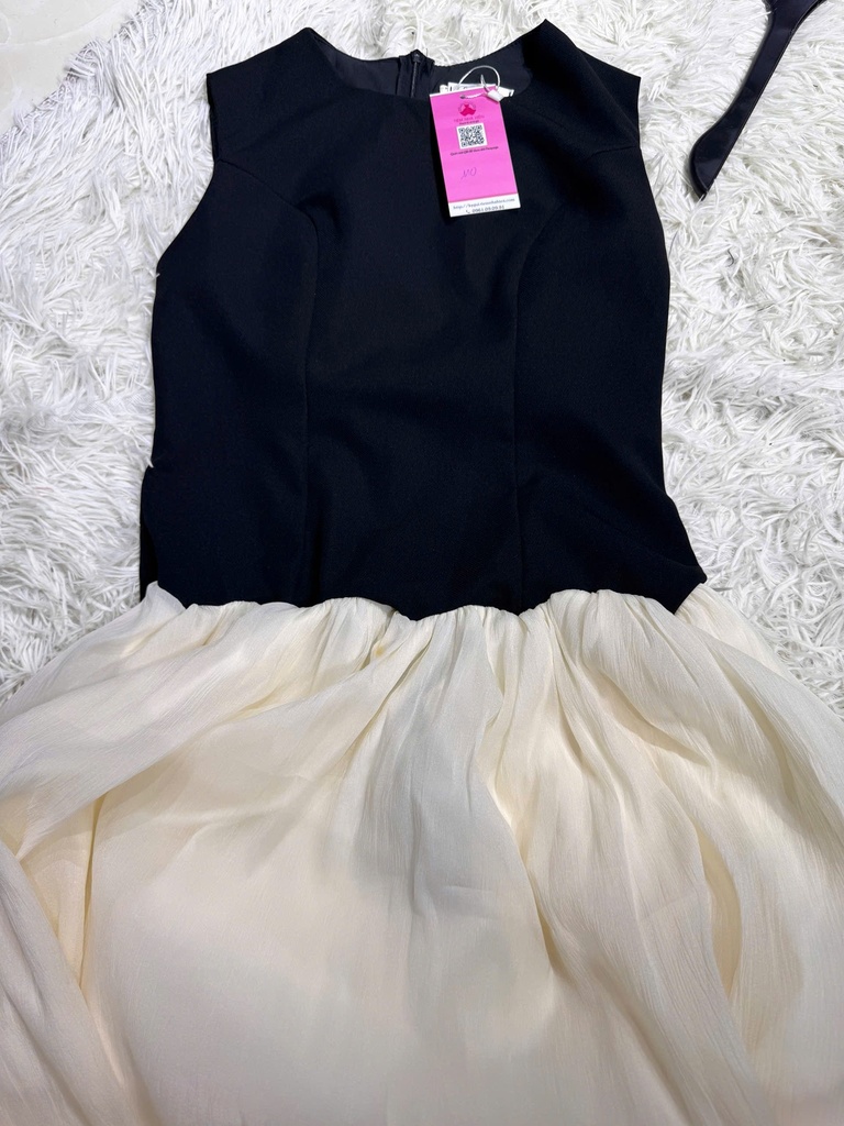 VÁY TIỂU THƯ 2TAAFNG KEM ĐEN 