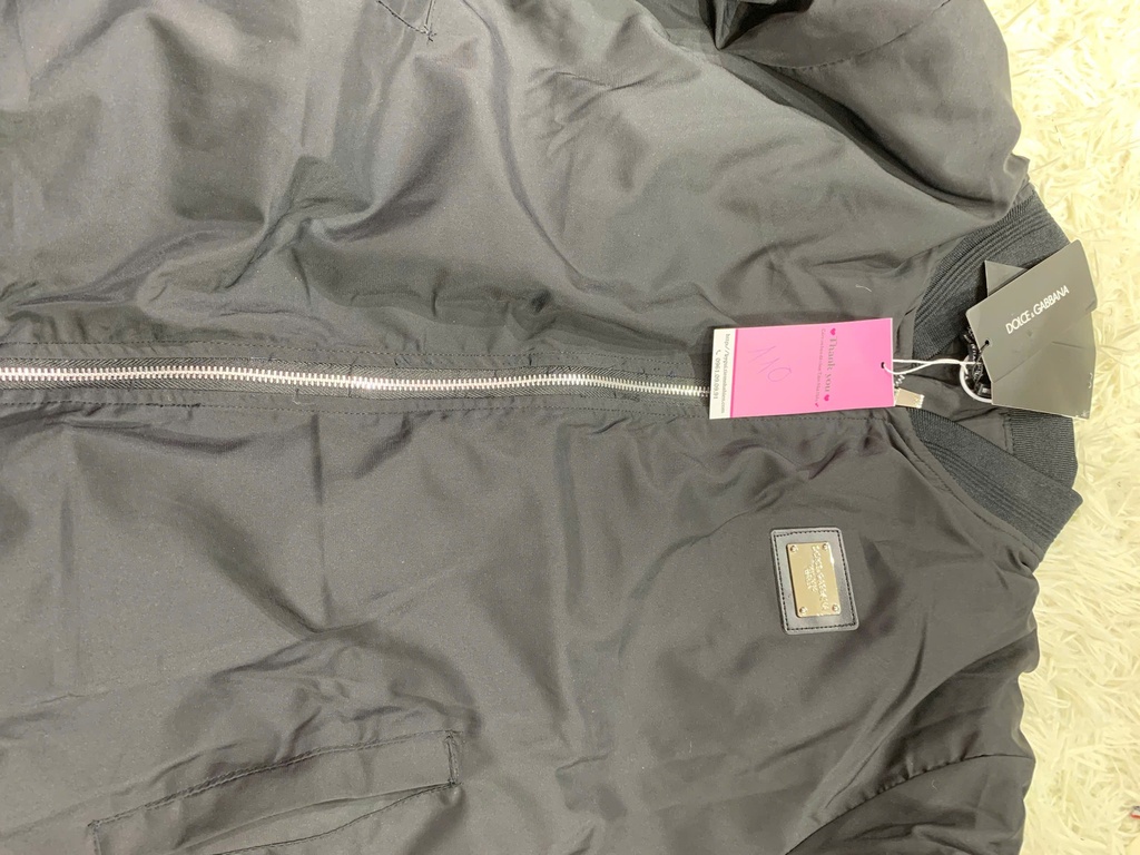 ÁO KHOÁC ĐEN NAM THUY