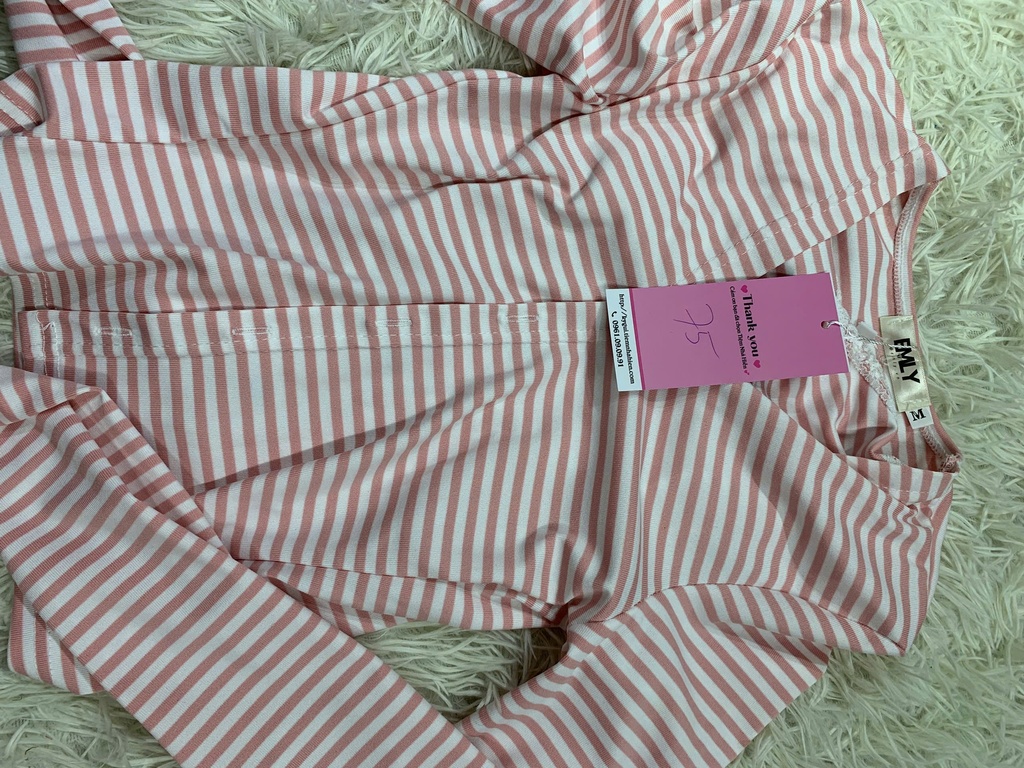 ÁO 2 DÂY HỒNG KẺ KÈM ÁO KHOÁC NGOÀI THUY