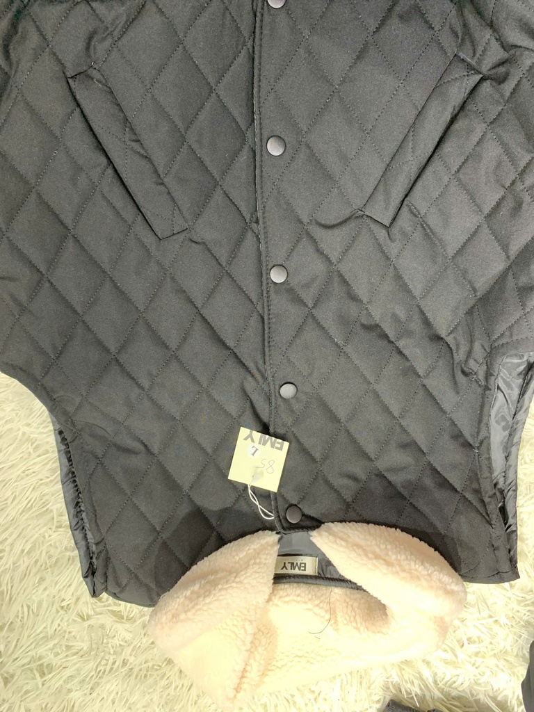 ÁO KHOÁC GILE ĐEN CÓ CỔ THUY