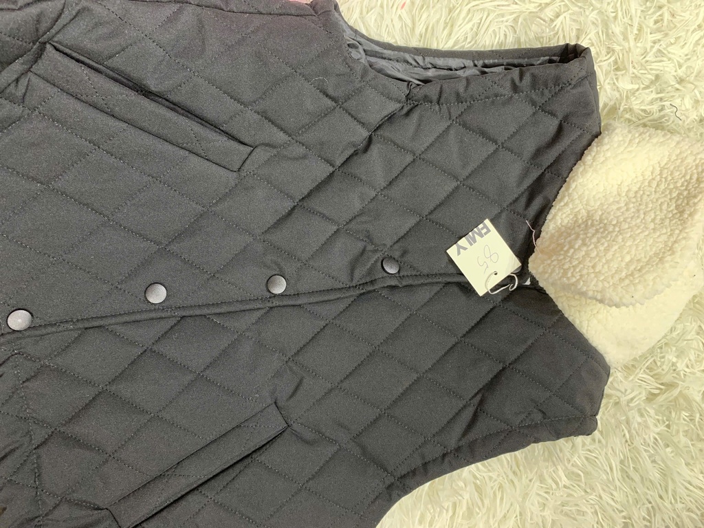 ÁO KHOAC GILE ĐEN THUY