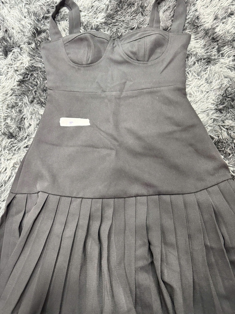 VÁY LIỀN ĐEN CÓ MÚT NGỰC THUY