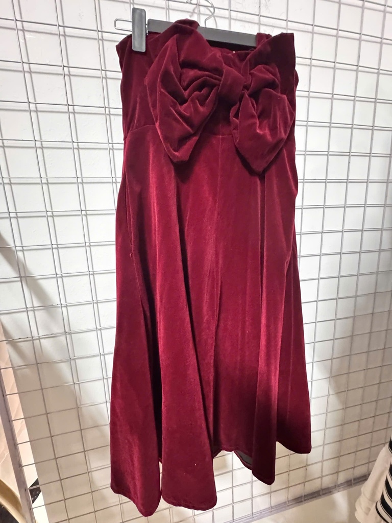 VÁY NHUNG ĐỎ NƠ NGỰC