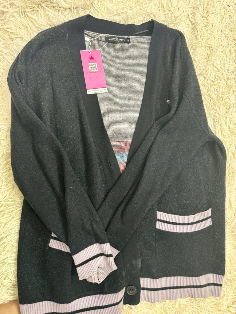 ÁO CADIAN ĐEN KẺ TRẮNG NGUYET