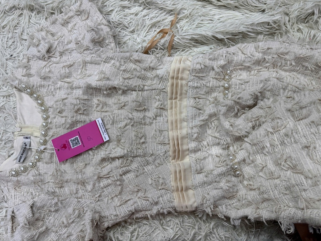 VÁY LIỀN DẠ TUA RUA TRẮNG KEM 