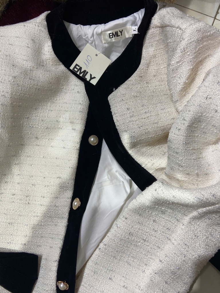 ÁO KHOÁC DẠ NƠ TRẮNG THUY