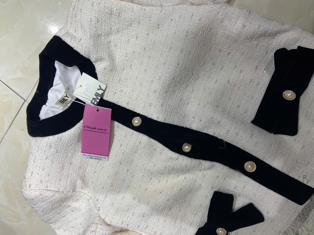 ÁO KHOÁC DẠ NƠ TRẮNG THUY