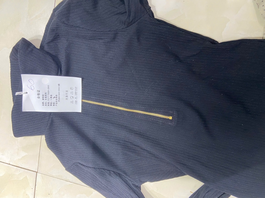 ÁO LEN ĐEN CÓ KHÓA THUY