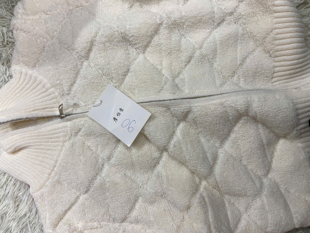 ÁO KHOÁC LÔNG CỪU TRẮNG THUY