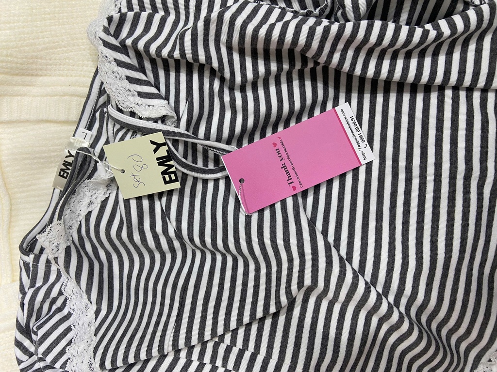 SET ÁO DÂY KẺ KÈM ÁO KHOÁC NGOÀI THUY