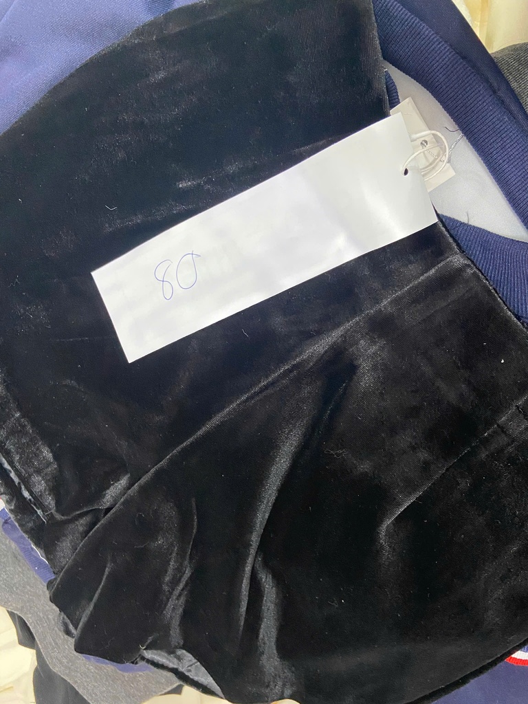 QUẦN SOOC NHUNG ĐEN THUY