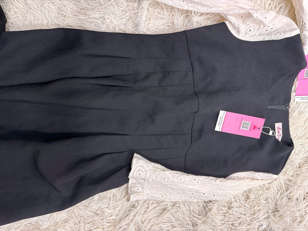 VÁY LIỀN ĐEN TAY TRẮNG XẾP LY 