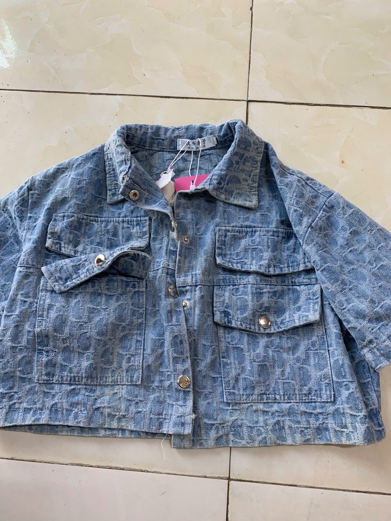 ÁO BÒ DÁNG NGẮN THUY