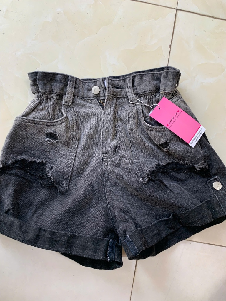 QUÀN SOOC ĐEN THUY