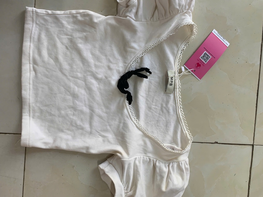 ÁO PHÔNG TRẮNG CỘC TAY CỔ TRÒN THUY