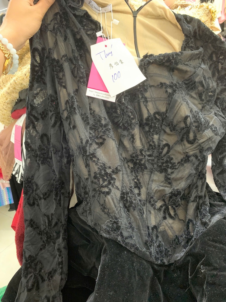 VÁY NHUNG ĐEN REN THUY