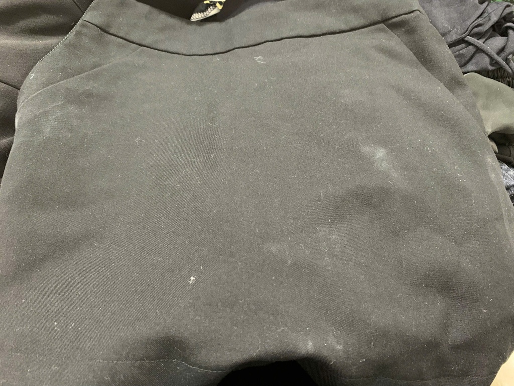 CV ĐEN CHỮ A HANH