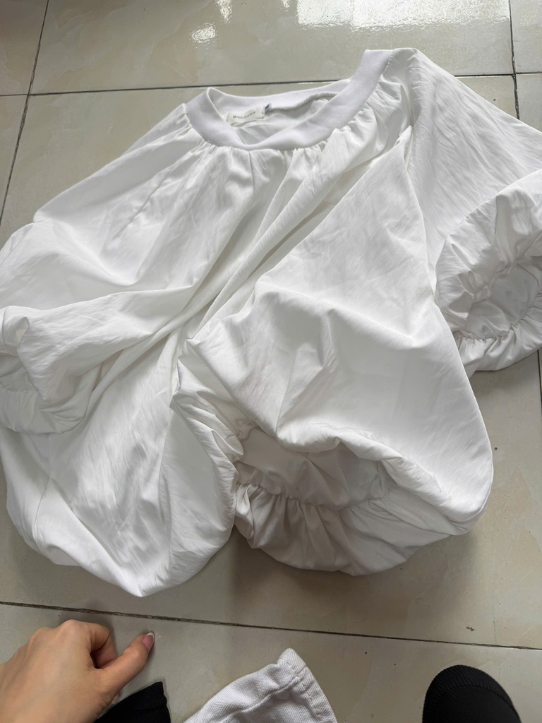 ÁO KHOÁC TRẮNG MỎNG