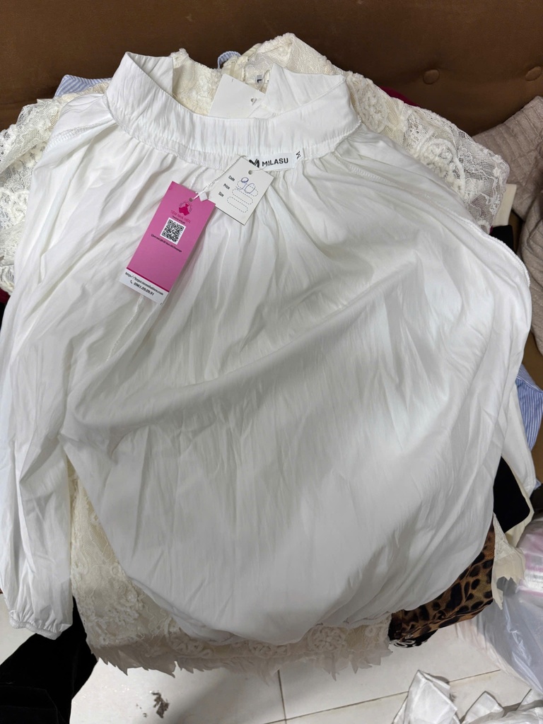 ÁO SƠMI TRẮNG DÁNG RỘNG THUY