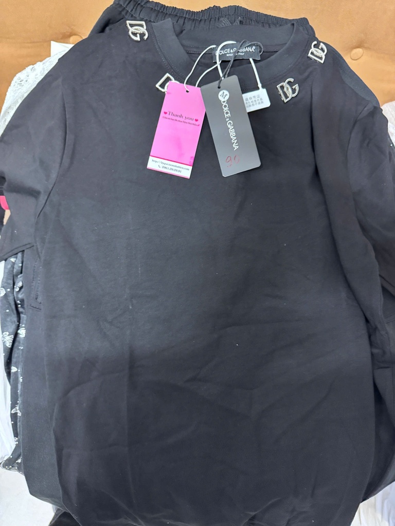 ÁO PHÔNG ĐEN CỔ ĐÁ DG THUY