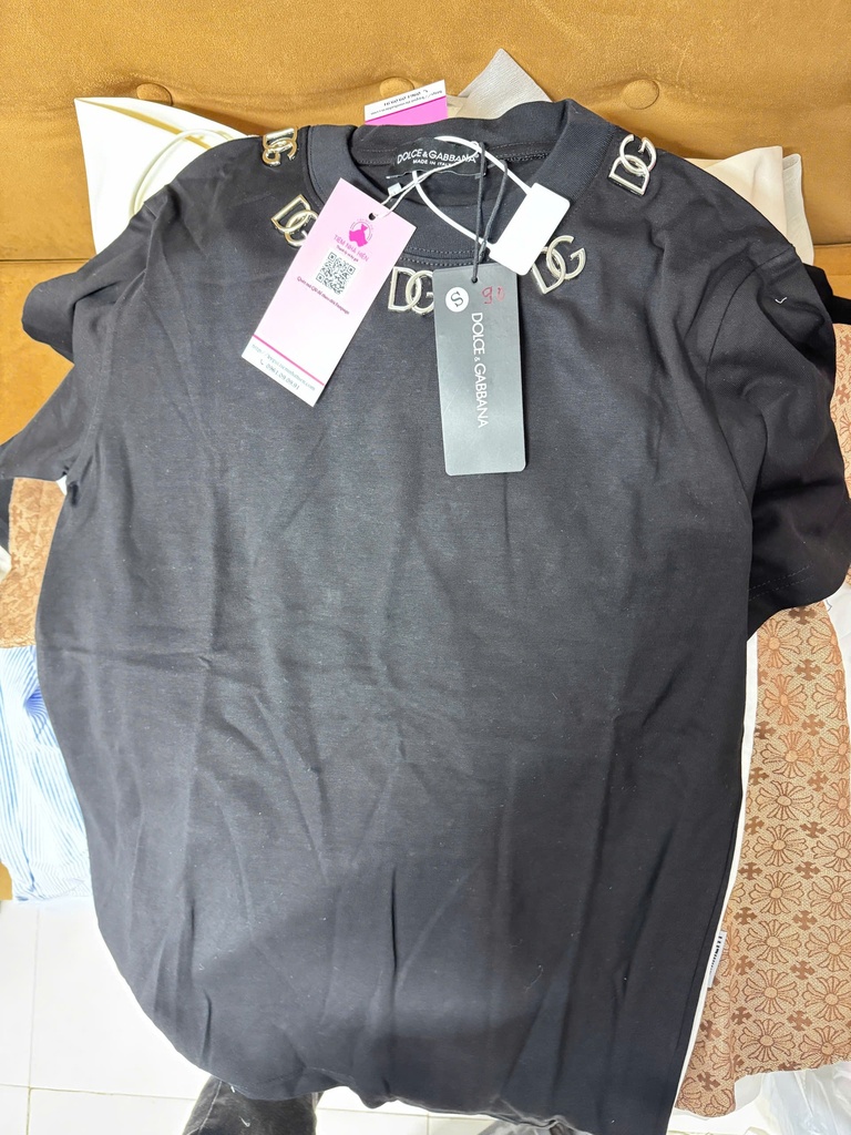 ÁO PHÔNG ĐEN CỔ DG THUY