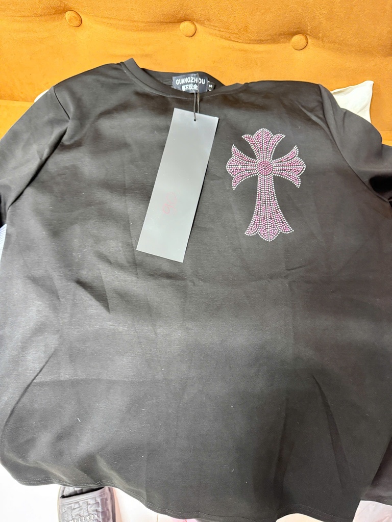 ÁO PHÔNG ĐEN ĐÍNH ĐÁ HỒNG THUY