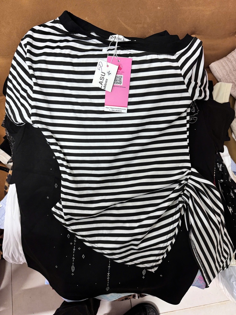 ÁO PHÔNG KẺ NGANG ĐEN TRẮNG THUY