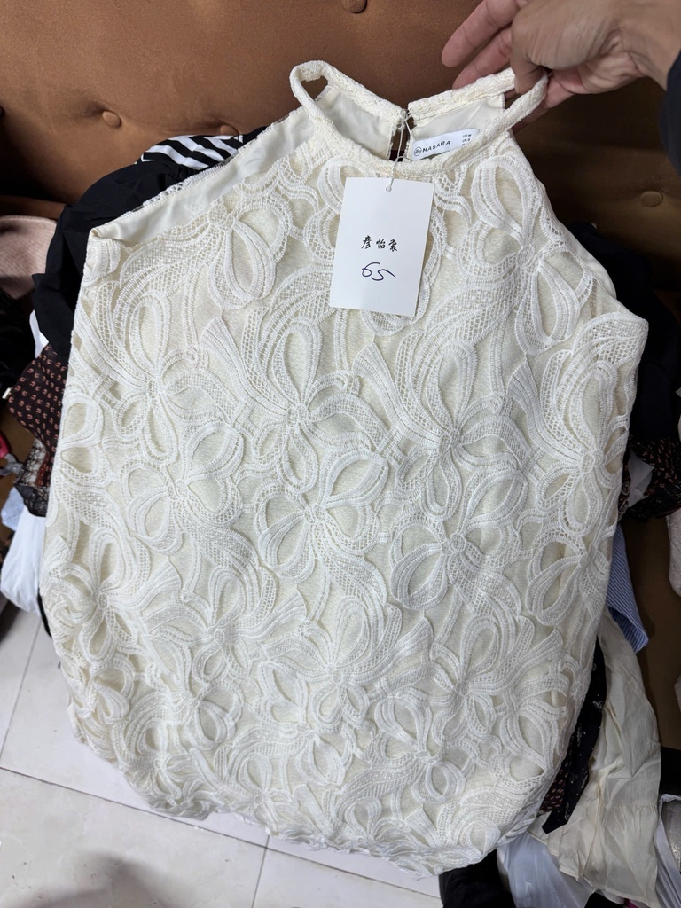 VÁY LIỀM REN KEM CỔ YẾM THUY