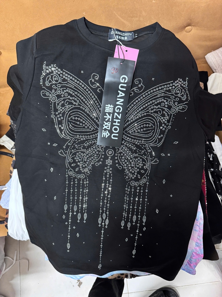 ÁO PHÔNG ĐEN ĐÍNH ĐÁ HỒ ĐIỆP THUY