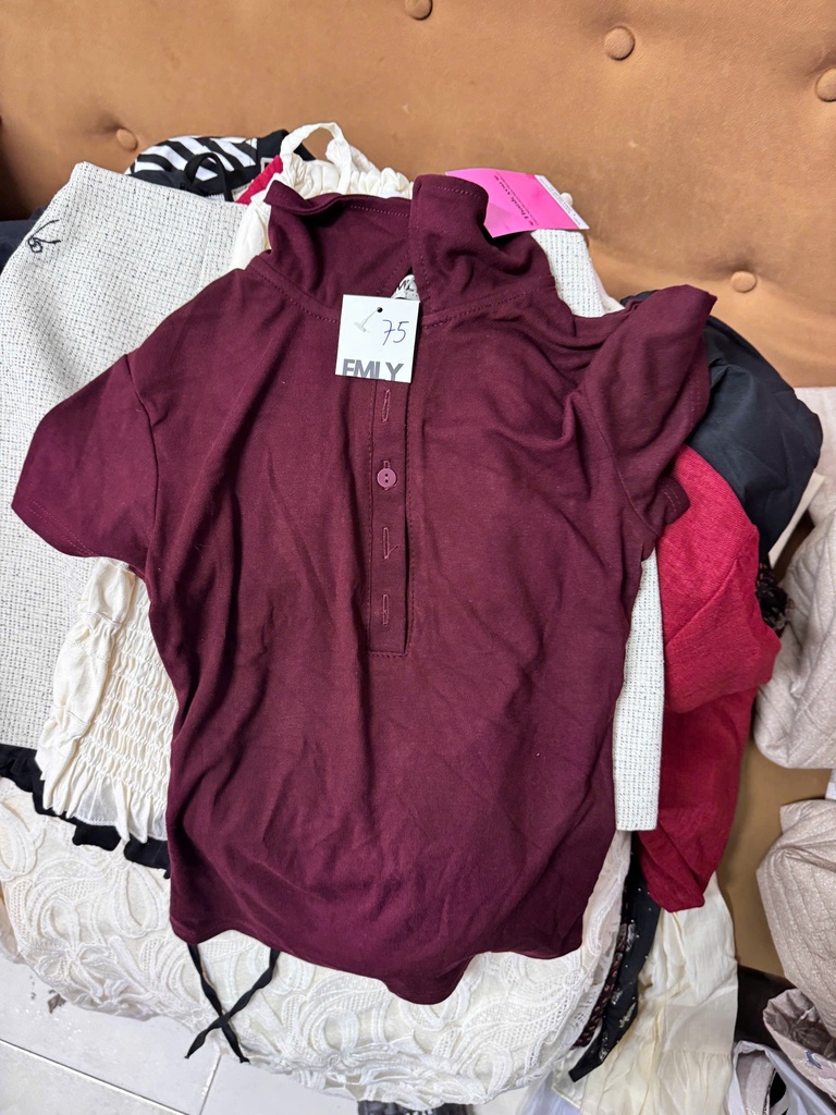 ÁO PHÔNG ĐỎ CÓ CỔ CÚC NGỰC THUY