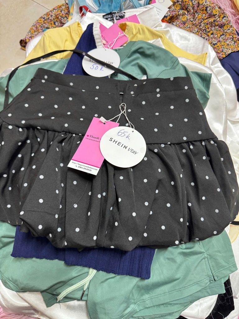 CV ĐEN CHẤM BI THUY