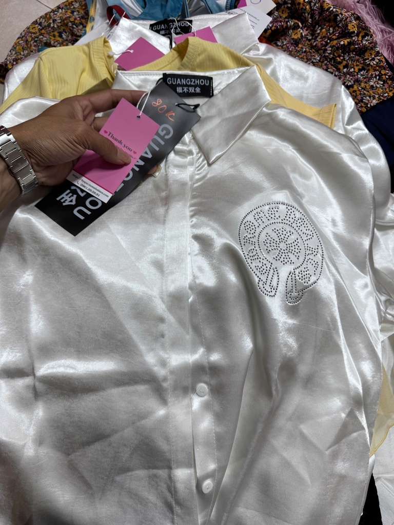 ÁO SƠMI TRẮNG ĐÍNH ĐÁ THUY