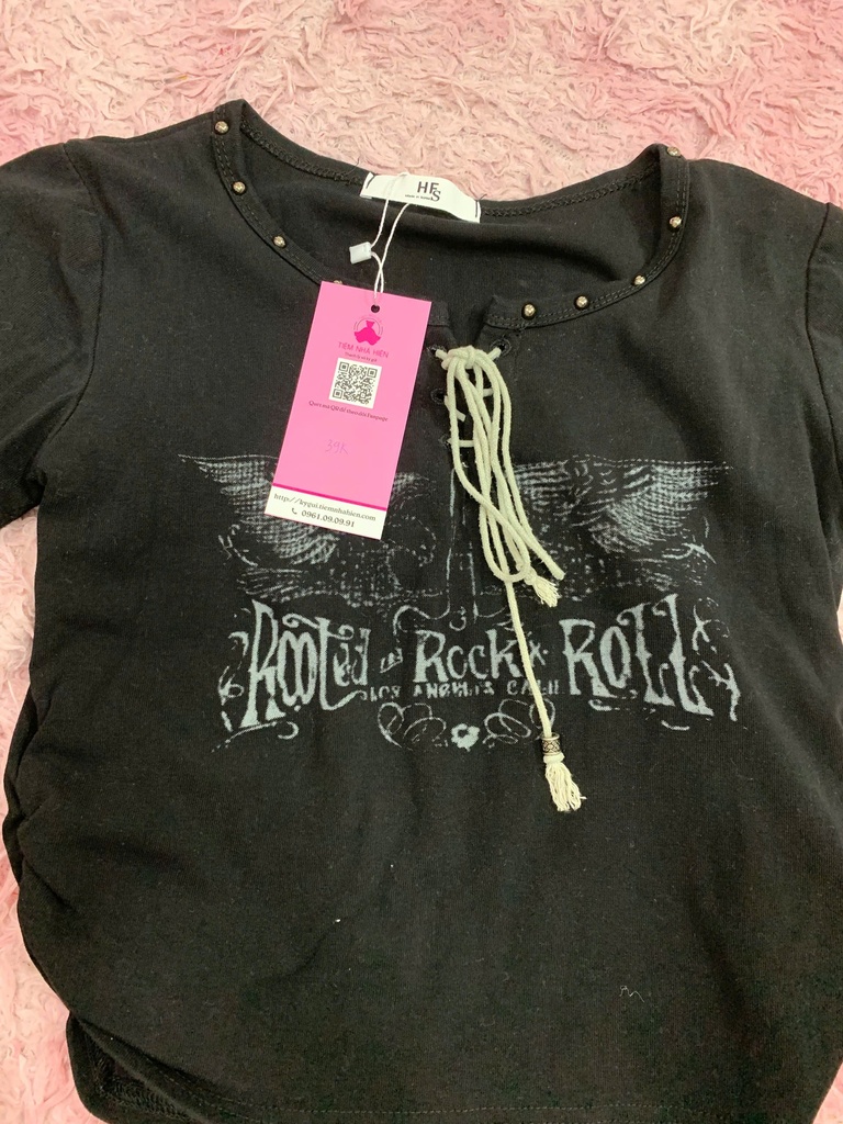 ÁO PHÔNG ĐEN CỘC TAY CỔ DÂY T.LINH