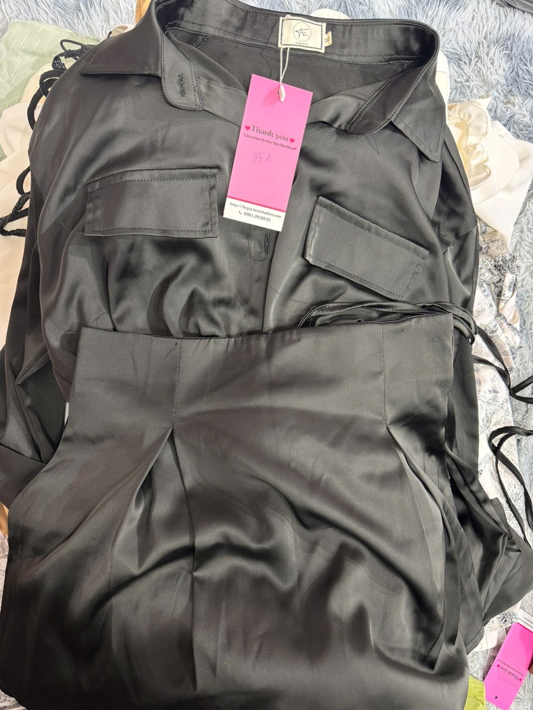 SET VÁY ÁO LỤA ĐEN YEN