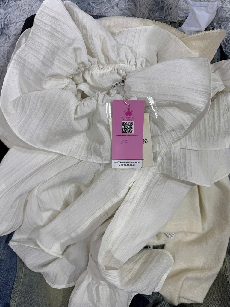 ÁO SƠMI TRẮNG KEM CỔ BÈO DIEU