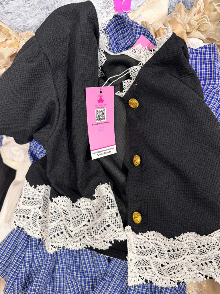 ÁO ĐEN VIỀN TRẮNG DIEU