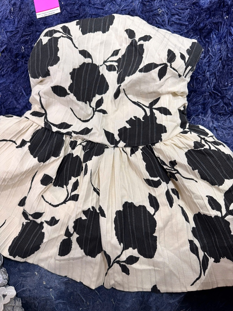 ÁO CUP NGỰC TRẮNG HỌA TIẾT HOA ĐEN HA