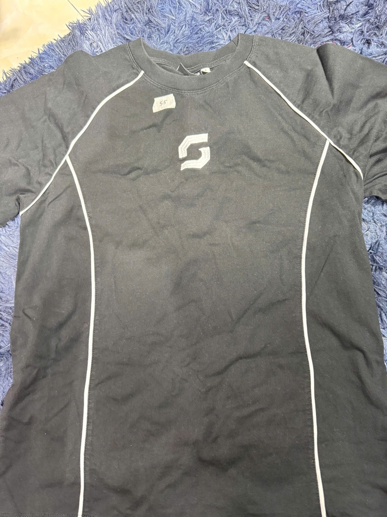 ÁO PHÔNG ĐEN G VY