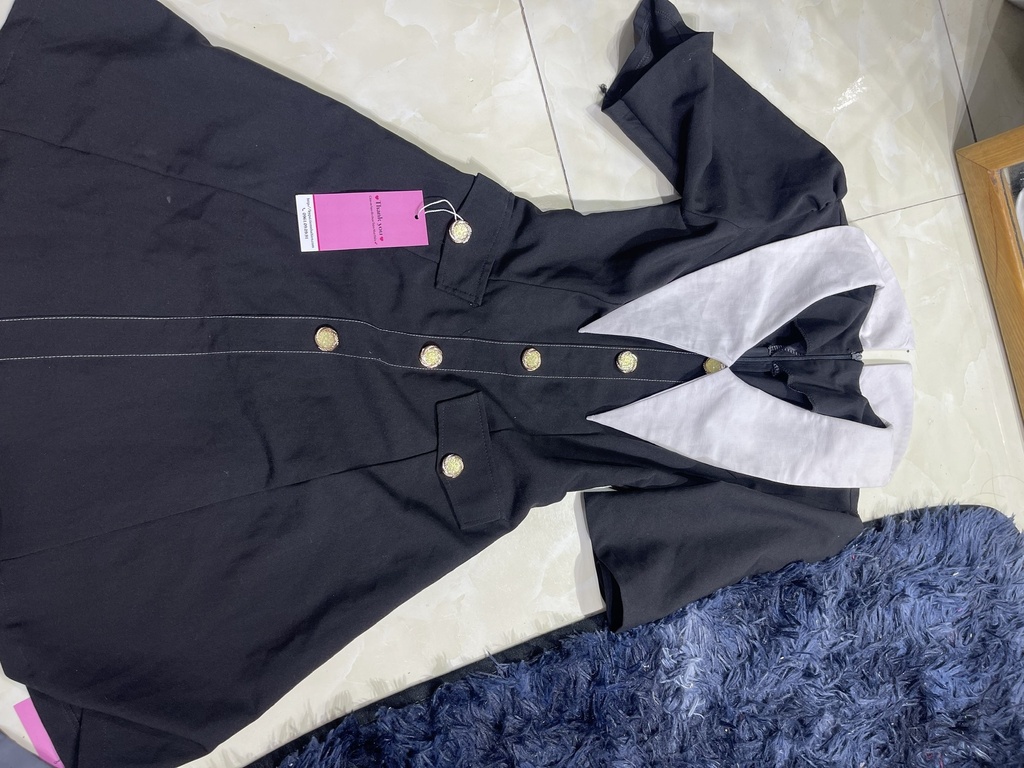 VÁY DEN CỔ TRẮNG TIEN