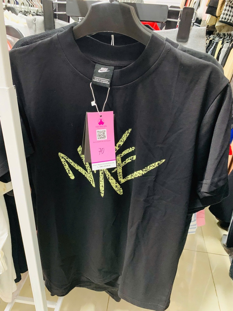 ÁO PHÔNG ĐEN CỔ TRÒN NIKE TO THUY