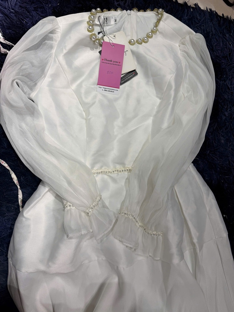 VÁY TRẮNG CỔ NGỌC VAN