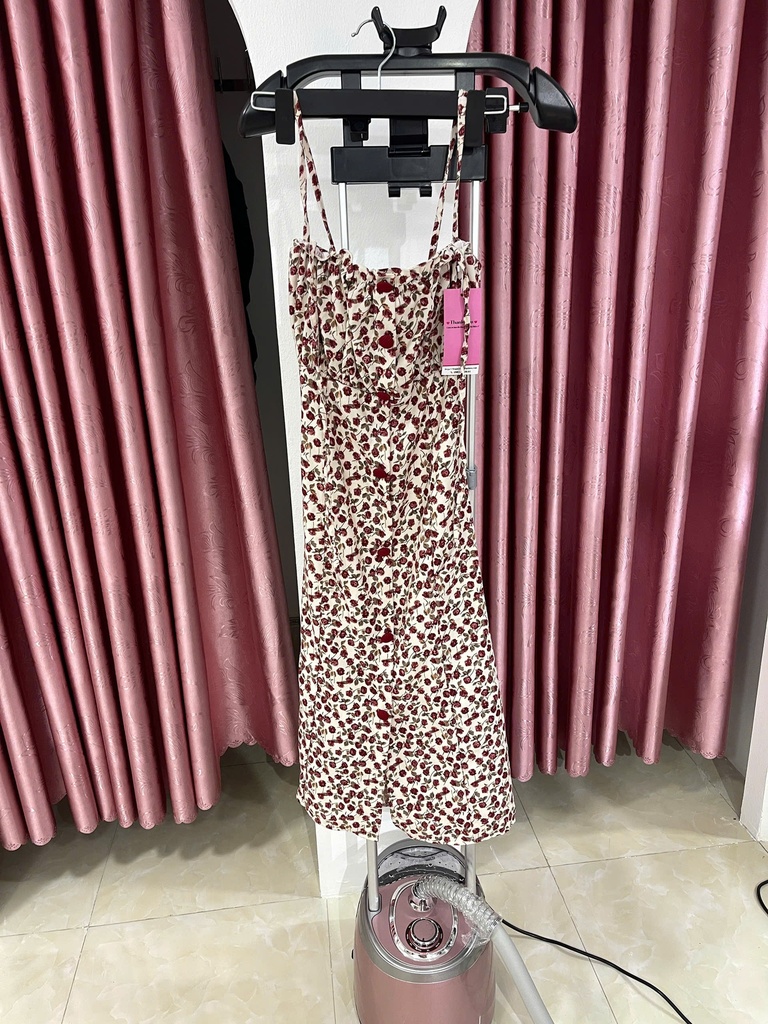 váy 2 dây hoa đỏ