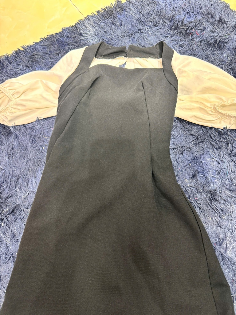 VÁY CS ĐEN CÓ TAY CỔ VUÔNG NMPHUONG