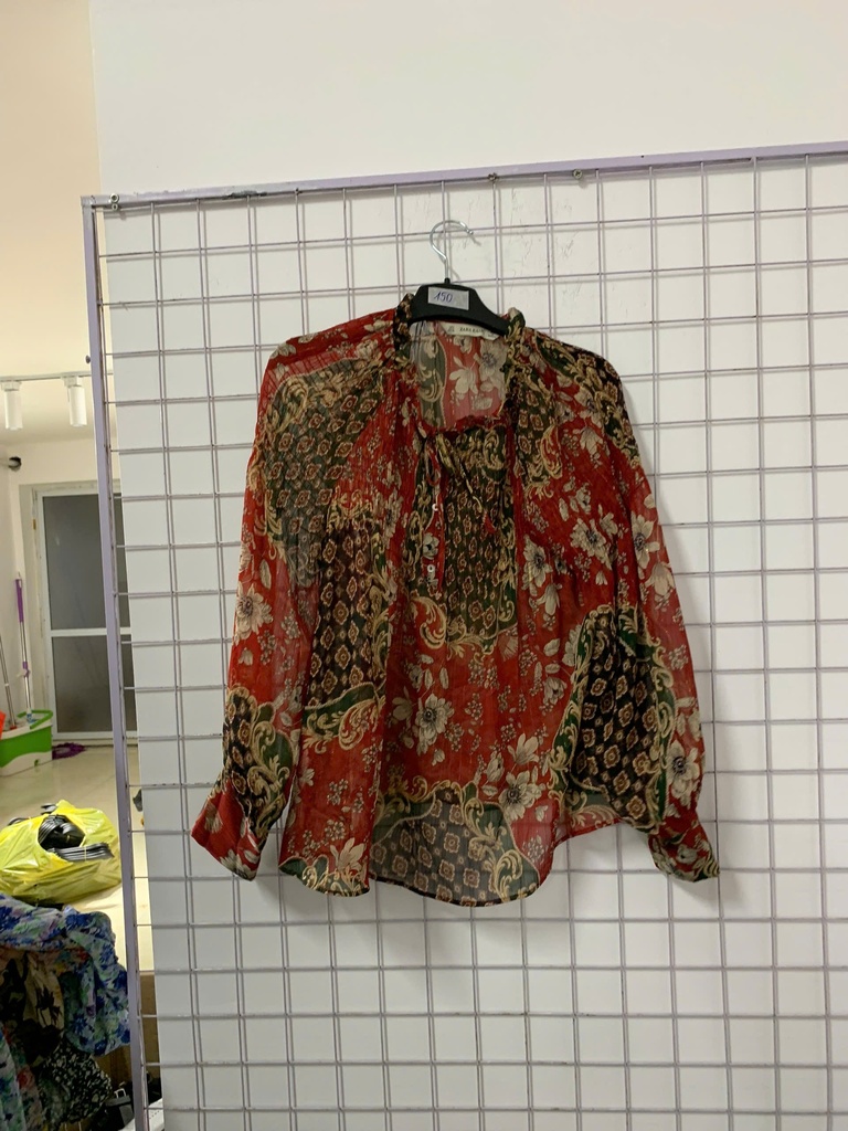 áo đỏ dài tay sắc màu